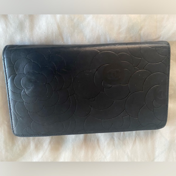 Chanel Camellia wallet - Picture 2 of 14